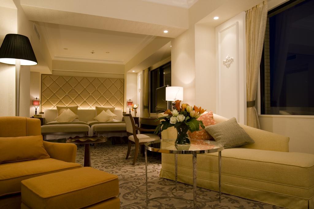 Hotel Okura Tokyo Bay Urayasu Exteriér fotografie A suite at the hotel