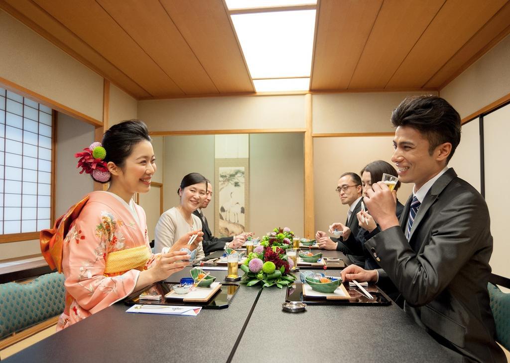 Hotel Okura Tokyo Bay Urayasu Exteriér fotografie A Japanese wedding